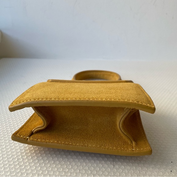 Fashion Jacquemus Yellow Suede Mini Bag ⭐️⭐️⭐️⭐️ - Picture 4 of 12